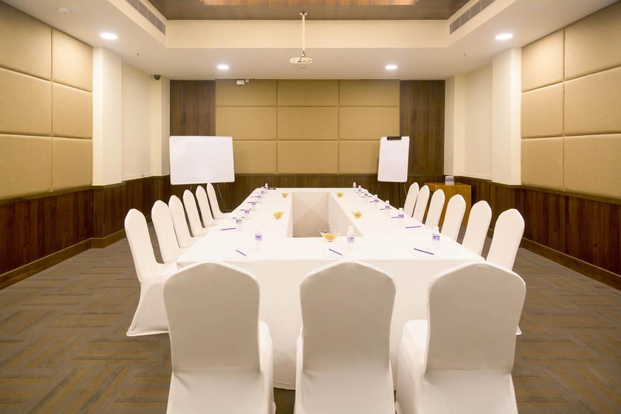 Kalyan Grand - A Business Hotel Vandalur Dış mekan fotoğraf